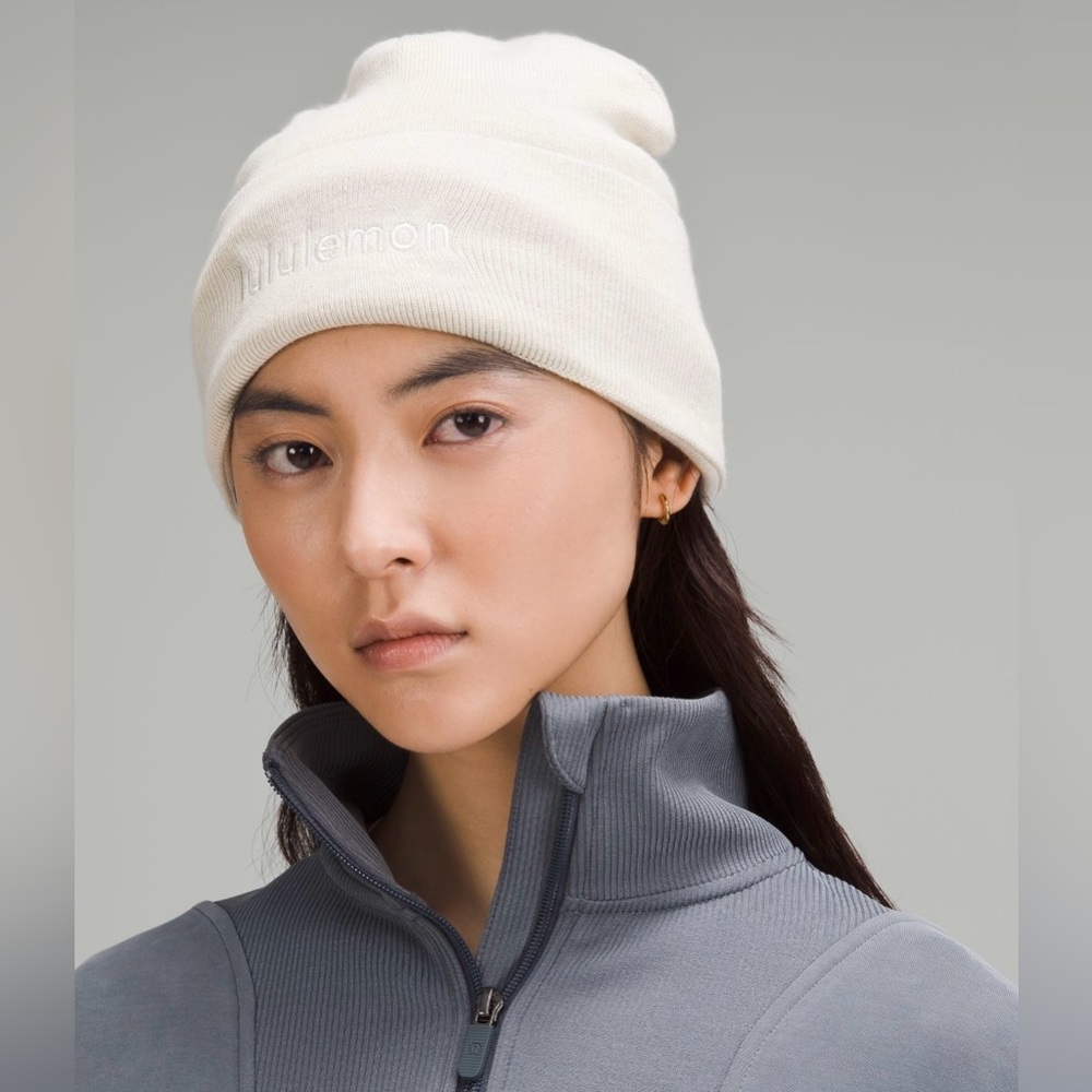 Lululemon NWT Warm Revelation Beanie Merino Wool Blend Heathered Bone Color